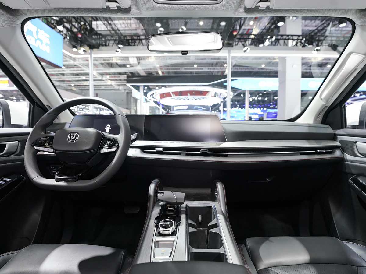 Changan Lantuozhe EV interior 1
