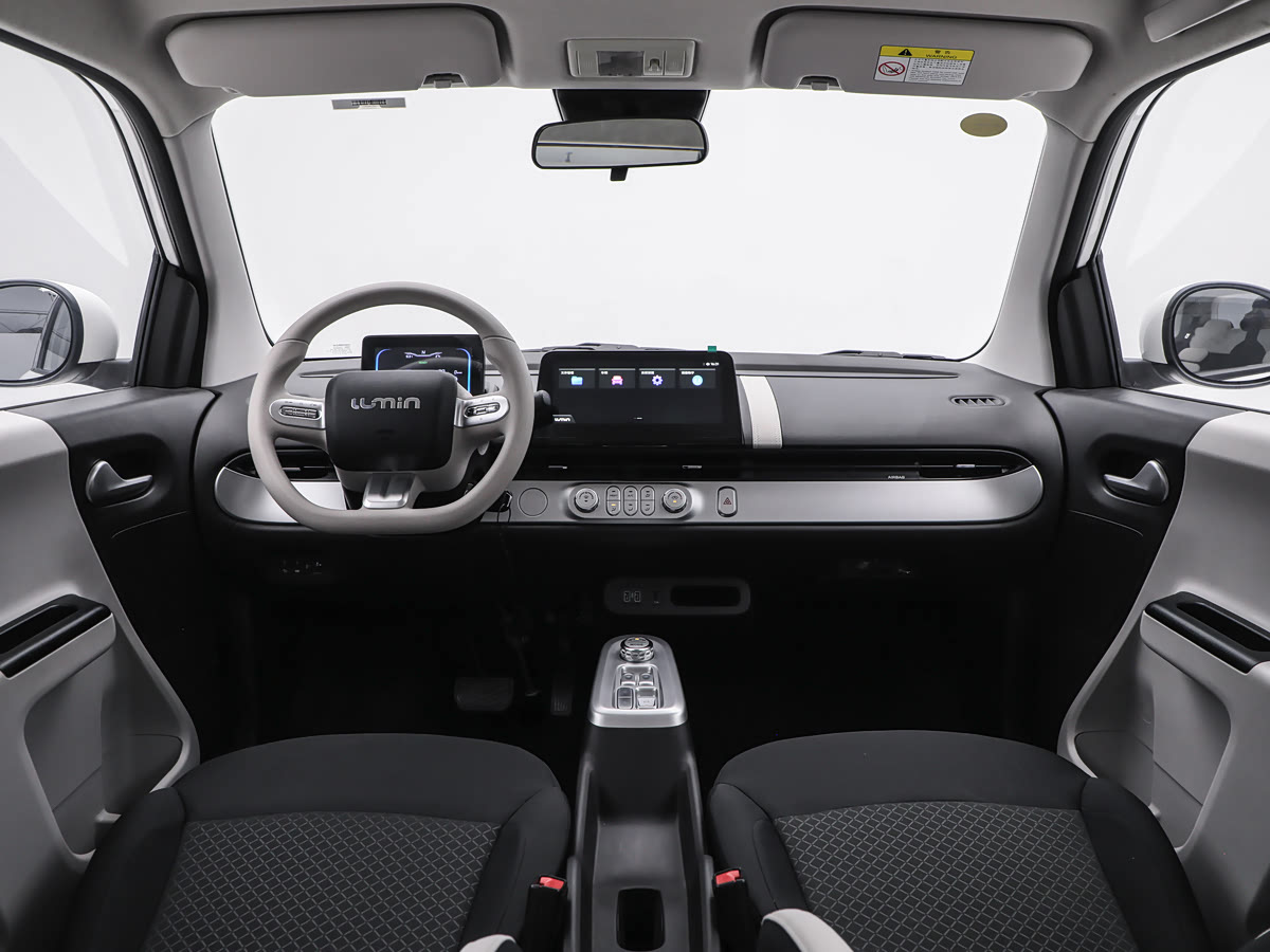 NEVO Lumin interior 1