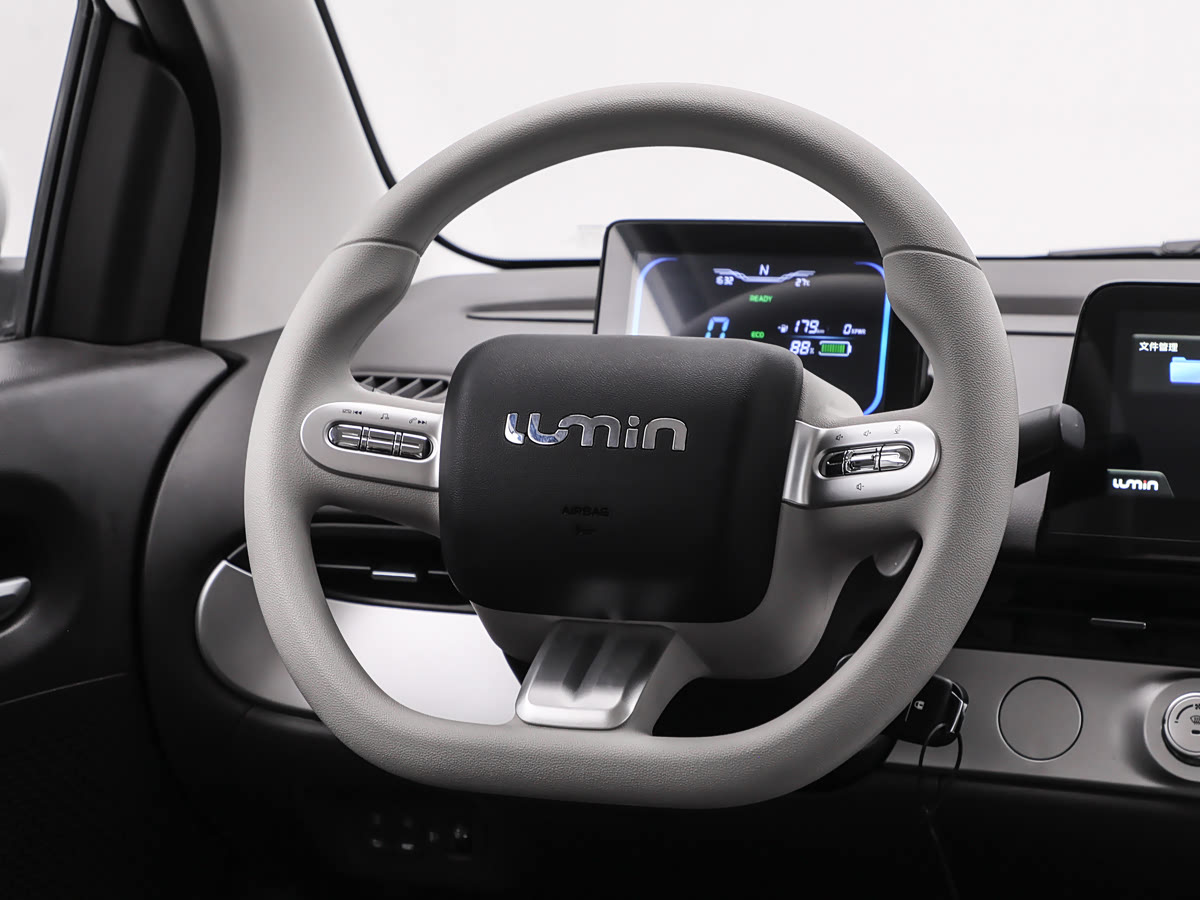 NEVO Lumin 8
