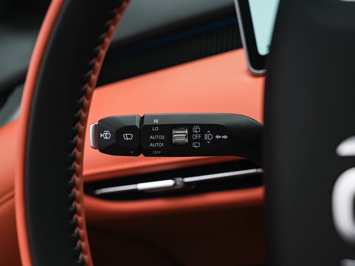NEVO Q06 12